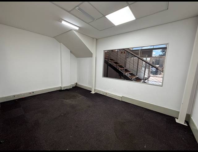2,227.20M² SHOWROOM TO LET IN BRUMA
